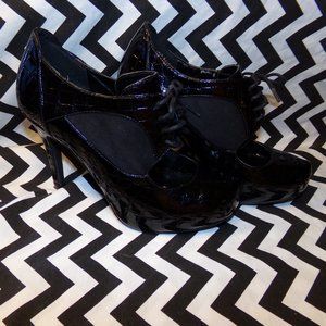 Newport News Lace-up Pumps - Size 7